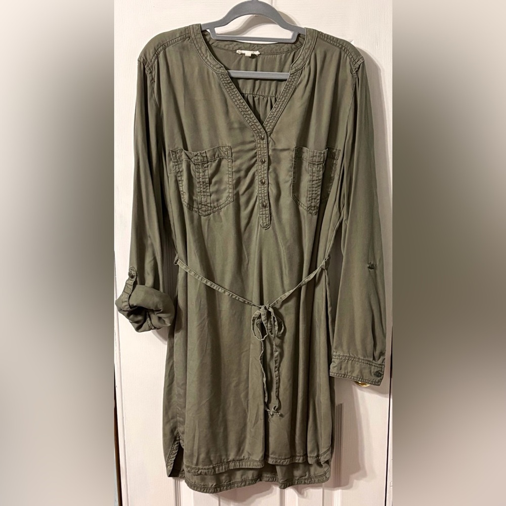Maurices Green Long Sleeve V-Neck Dress